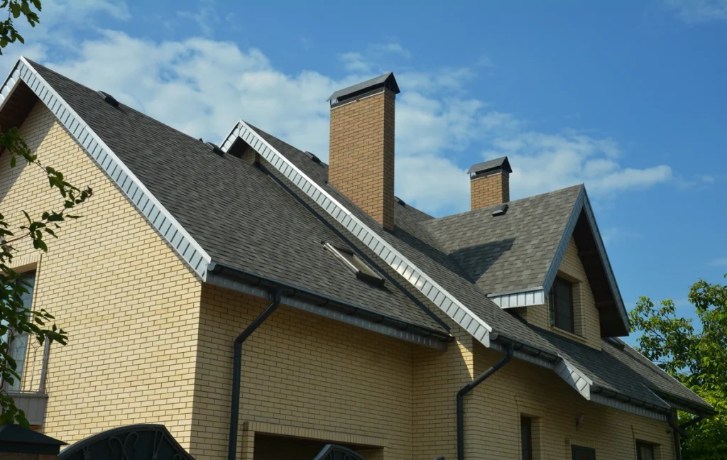 Beautiful new roof installed on Murfreesboro home - shingle roofing